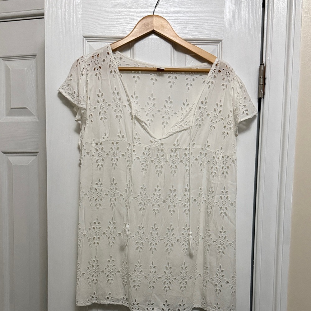 Old Navy White Lace Blouse